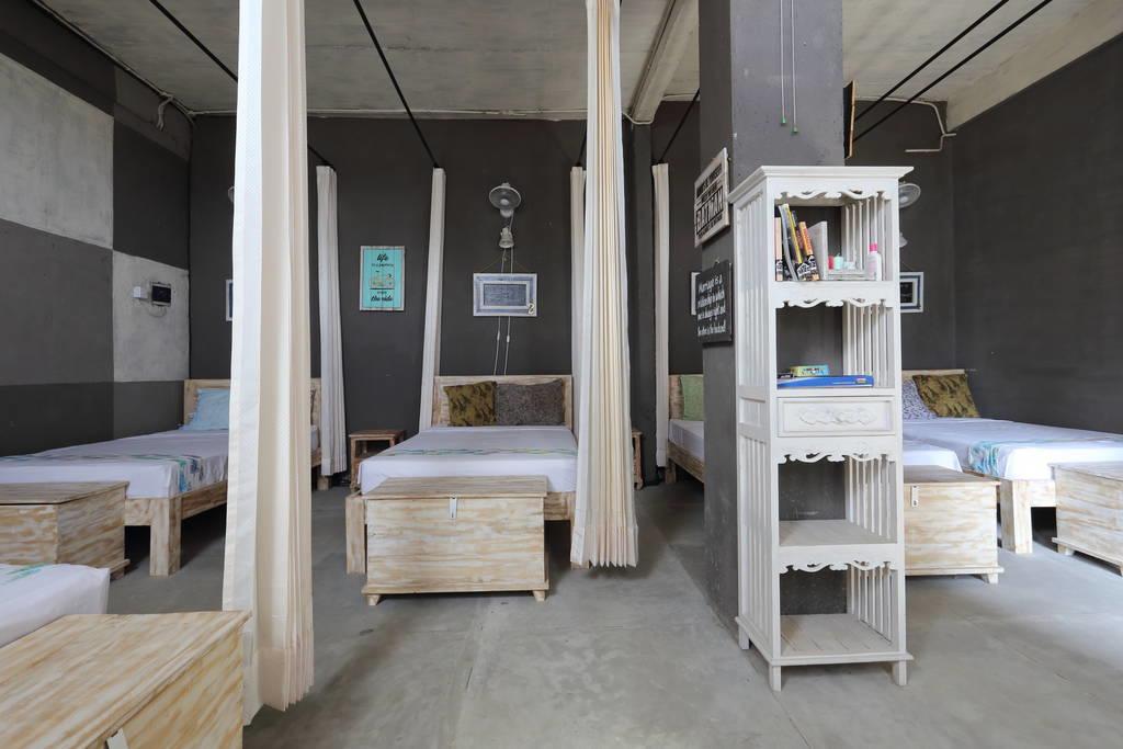 Barn N Bunk Hotel Gianyar  Luaran gambar